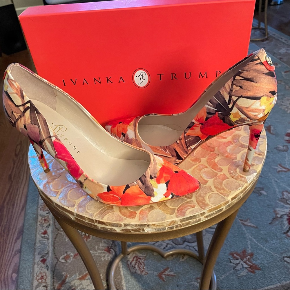 Ivanka Trump Women's Floral Heels - Red and Orange.. Size 8